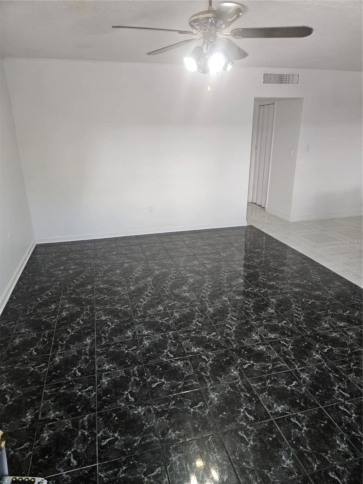 320 LAKEVIEW 5