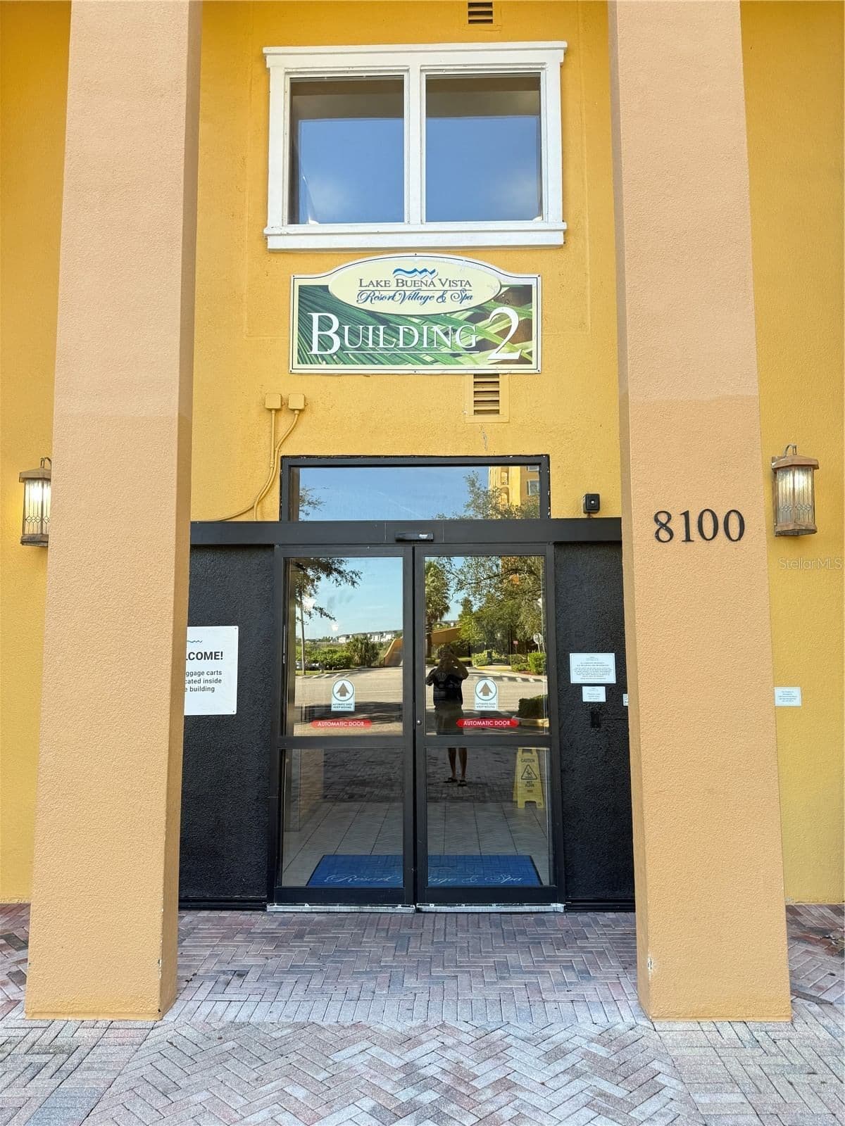 8100 POINCIANA 2