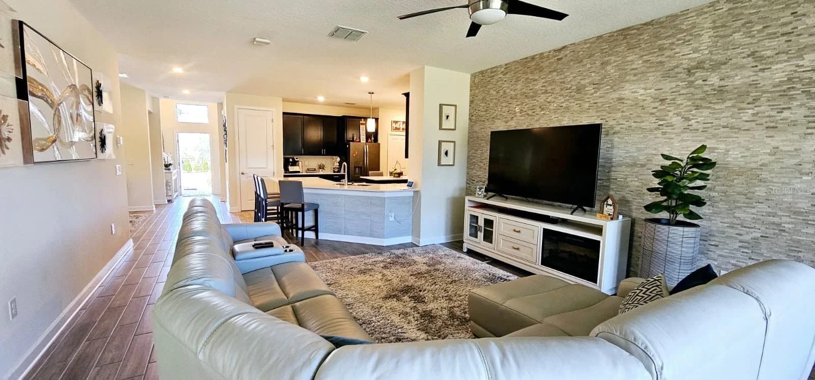 2424 CAMDEN PARK 4
