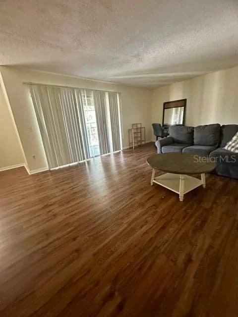 4007 VERSAILLES 4
