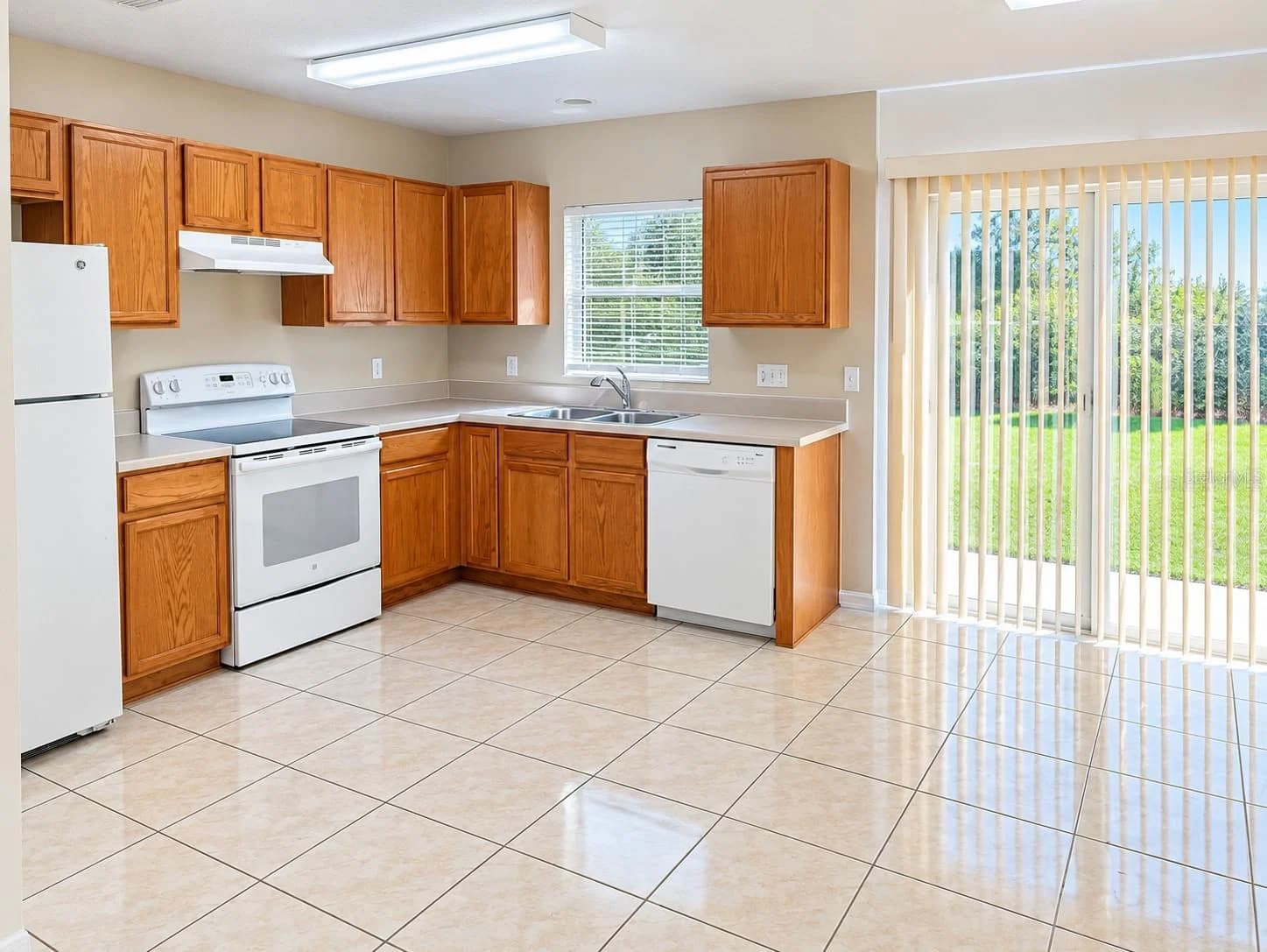 1737 SAGE CREEK Court, Orlando, FL 32824 3