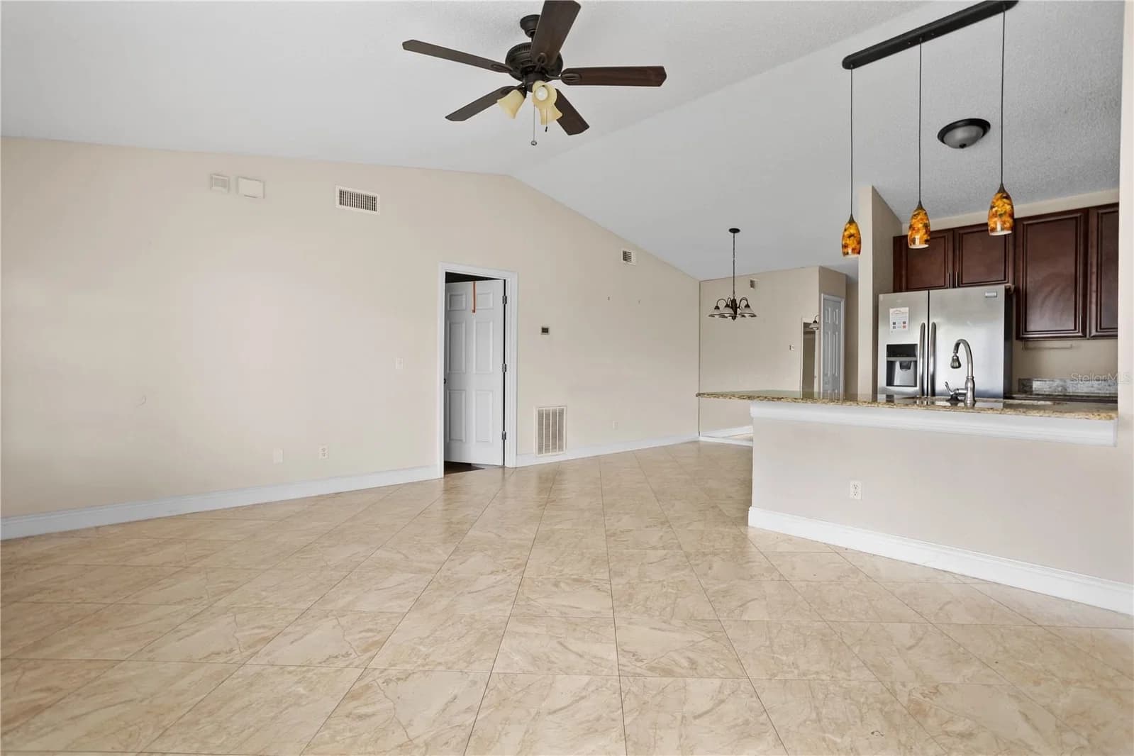 1208 ROMA Court 5