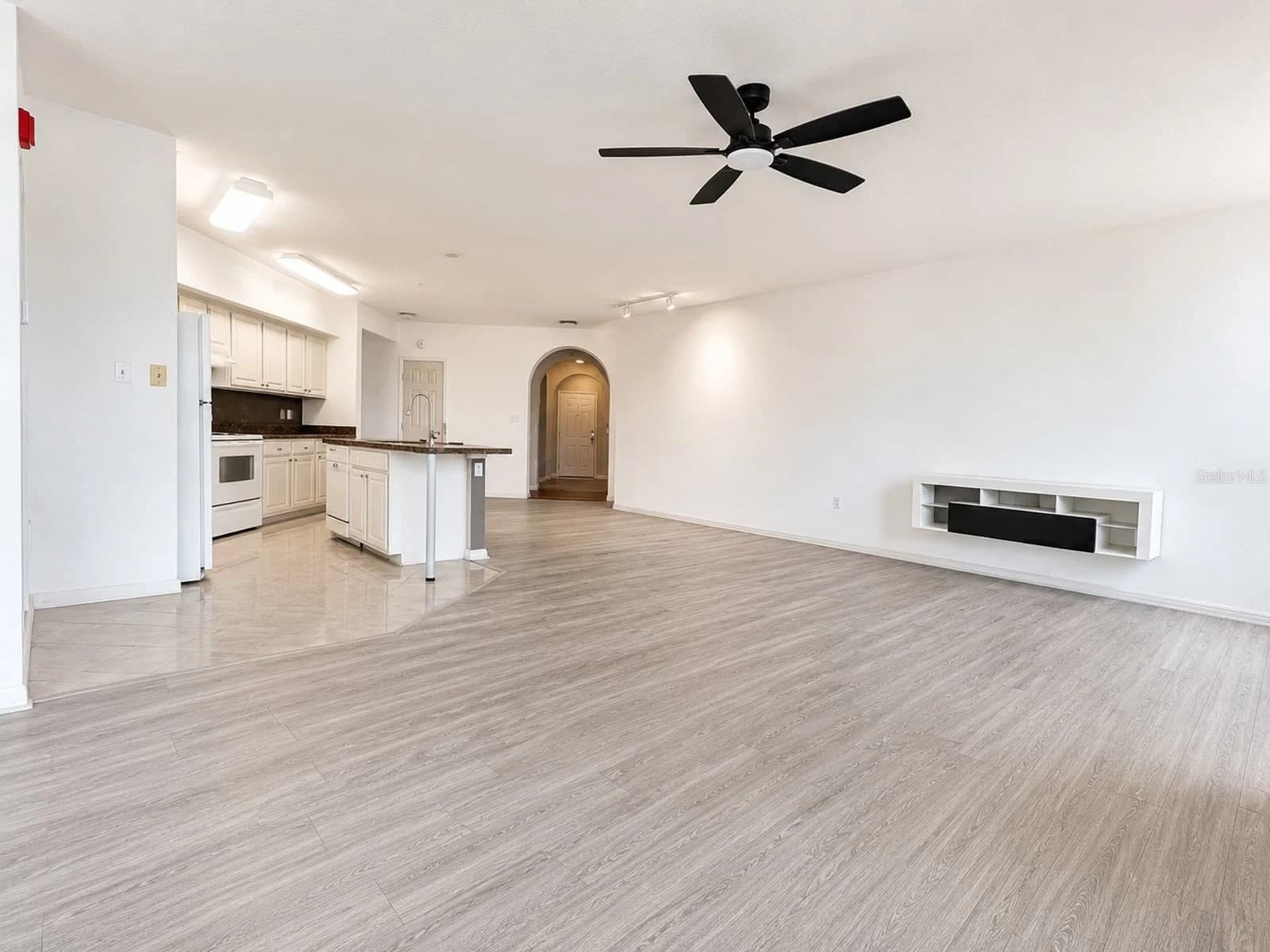 911 ORANGE Avenue #252 4
