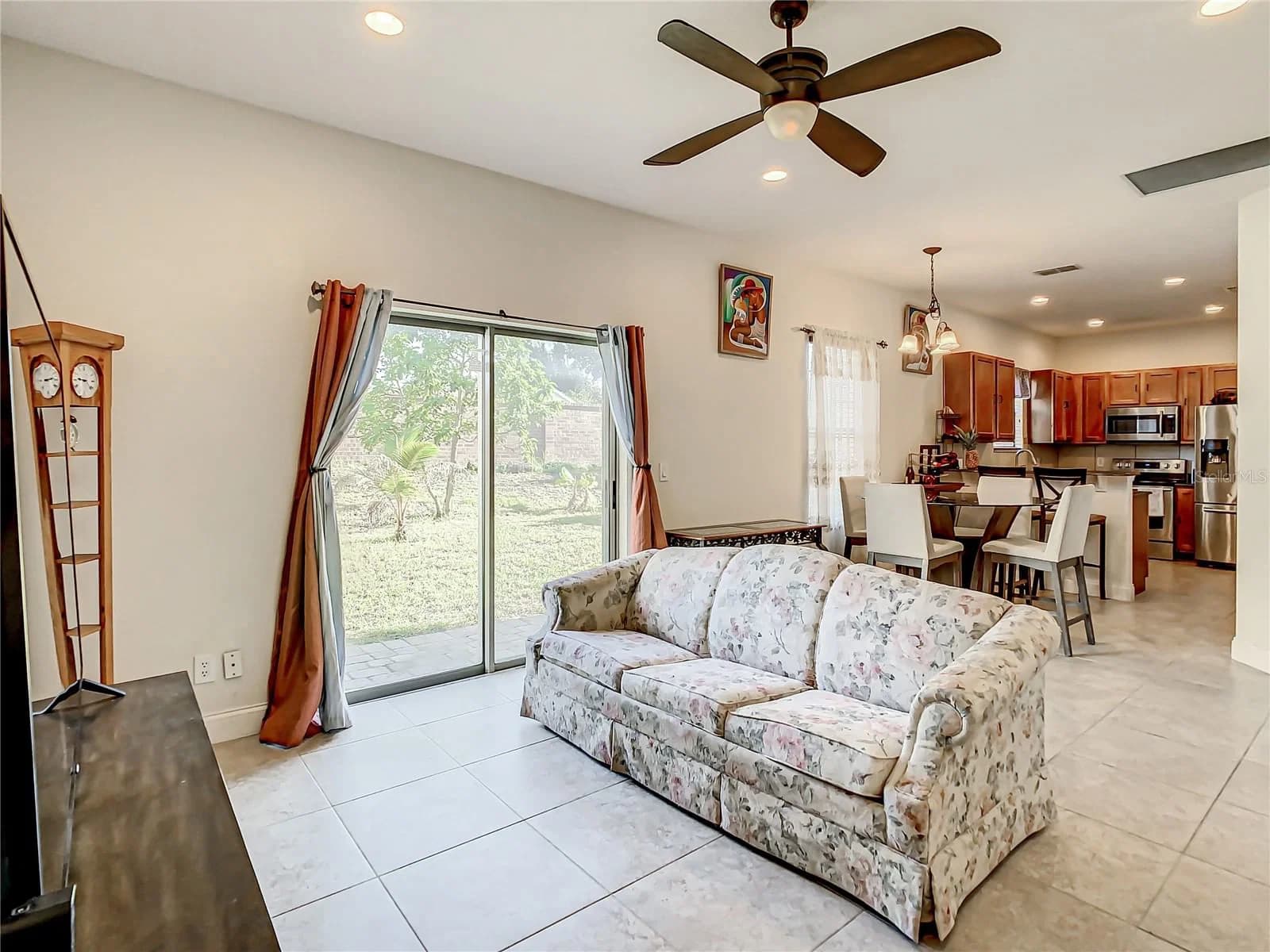 8735 ISLA BELLA Drive, Orlando, FL 32818 3