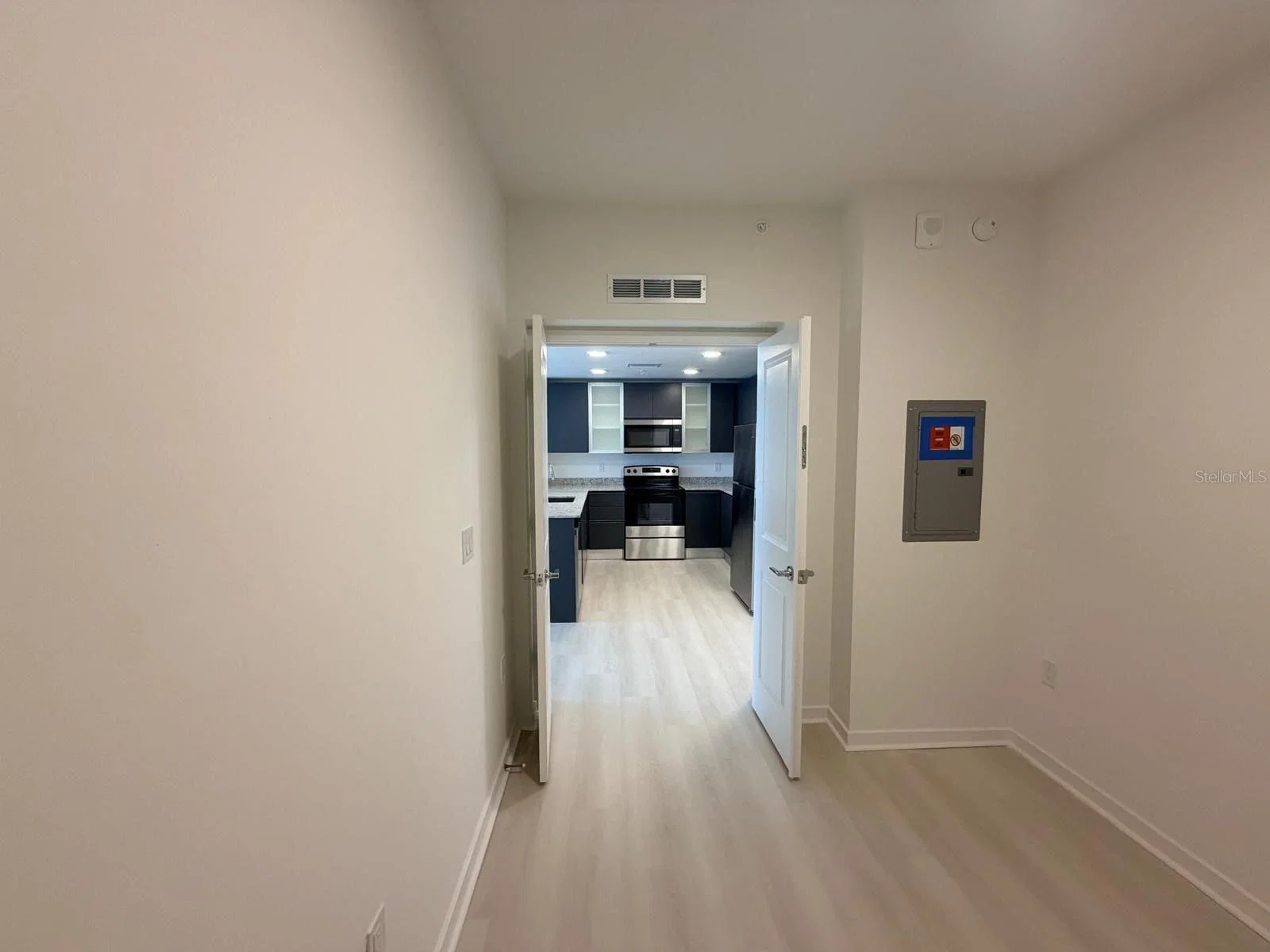 5563 MILLENIA PARK Boulevard #313 4