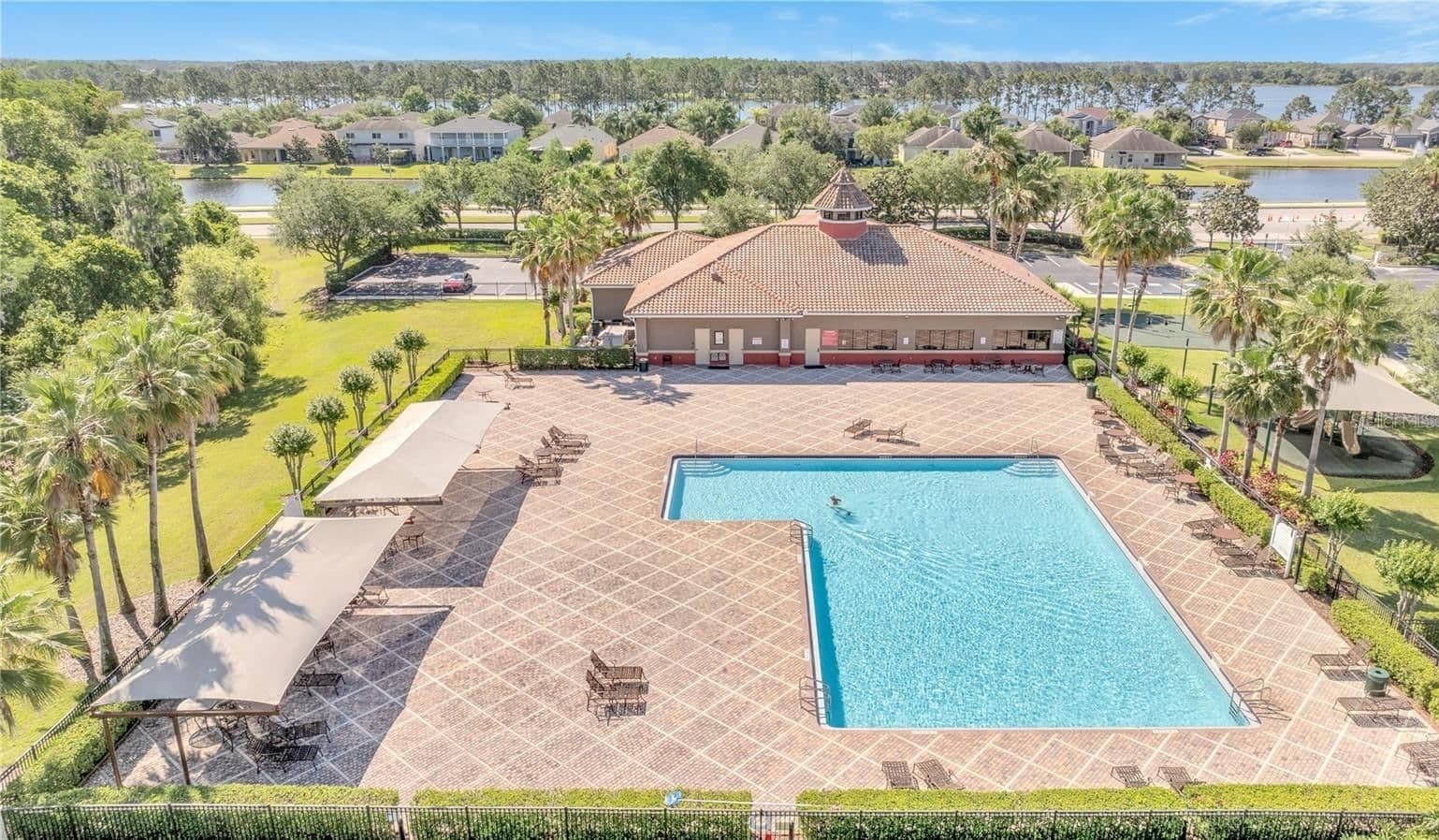 1598 THETFORD Circle 4