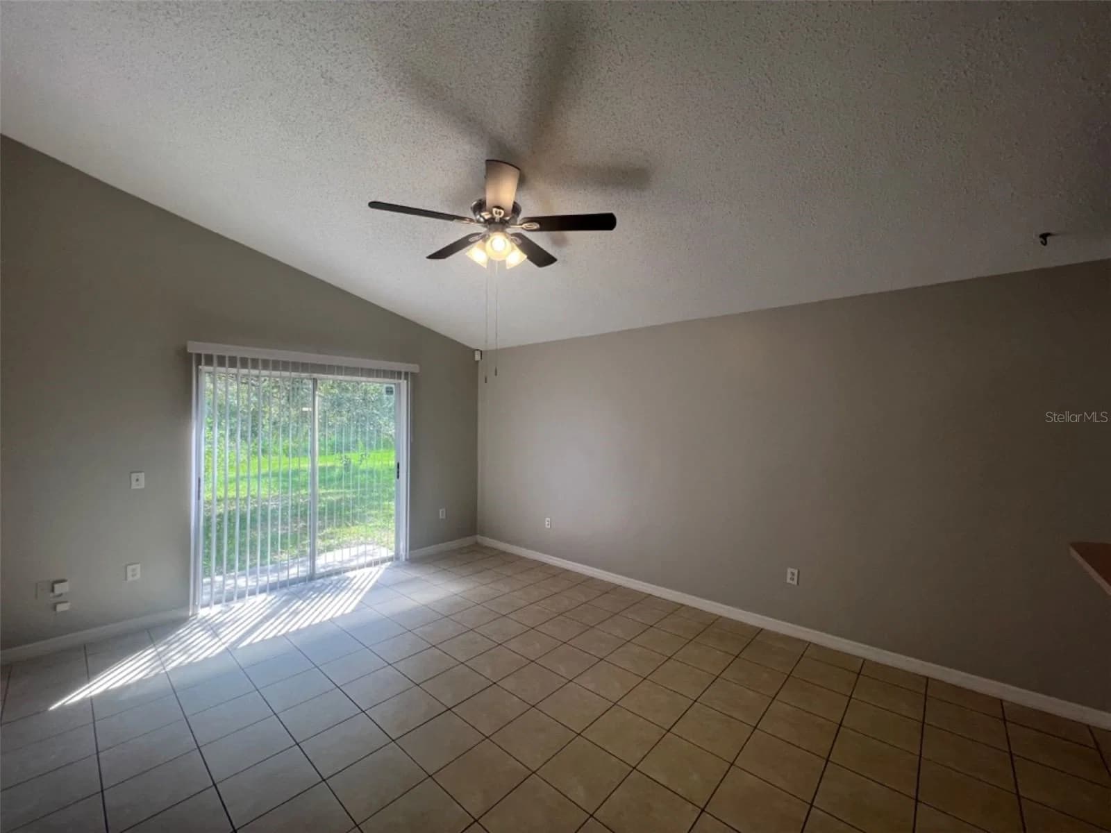 712 SWALLOW Lane 5