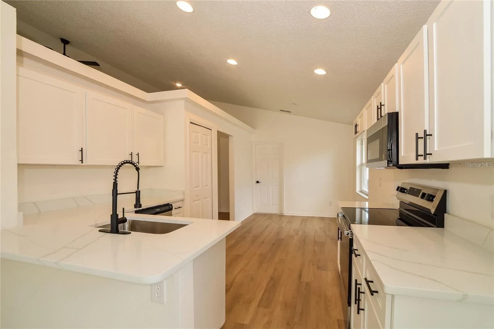 148 HEATHER LYNN Drive 4