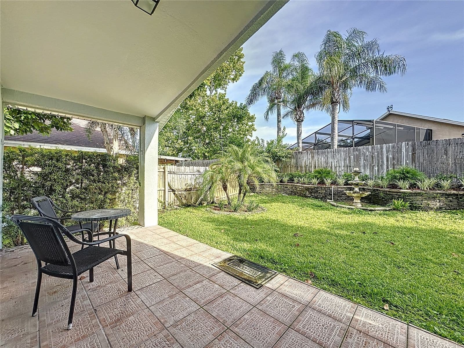 236 QUEEN MARY Drive 4
