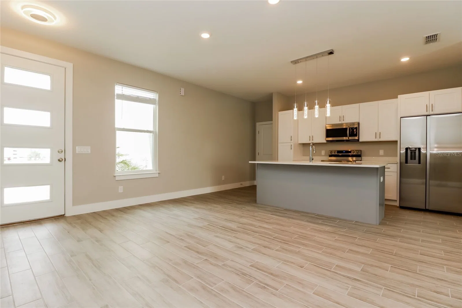 260 GLADIOLA, Kissimmee, FL 34759 3