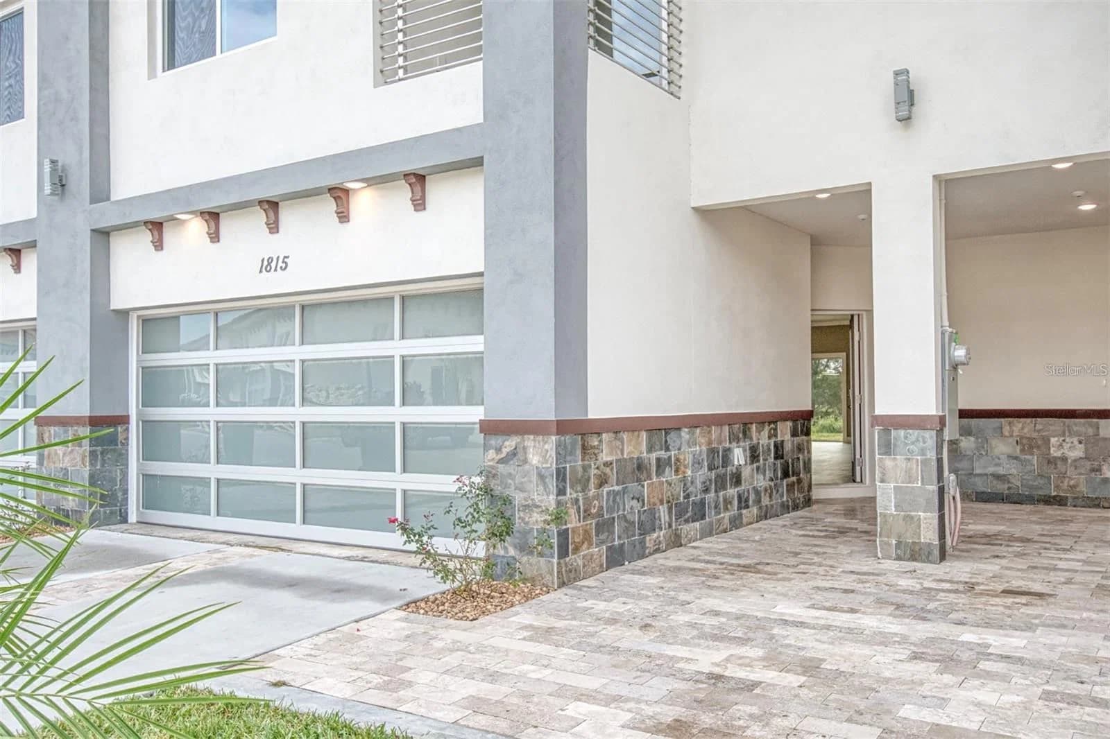 1815 BRENTWOOD 3