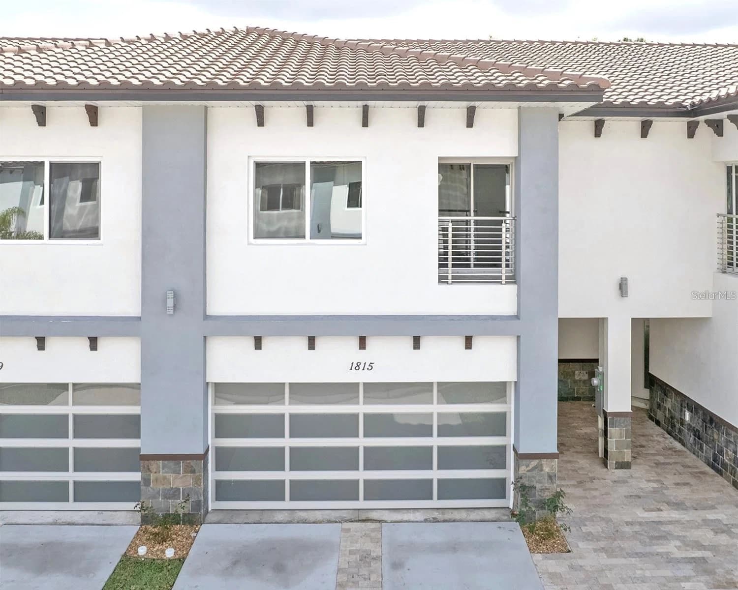 1815 BRENTWOOD 4