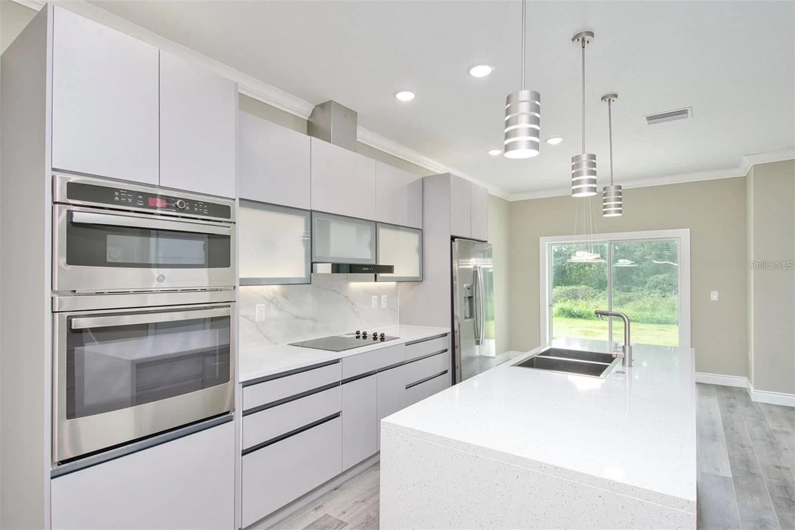 1815 BRENTWOOD 5