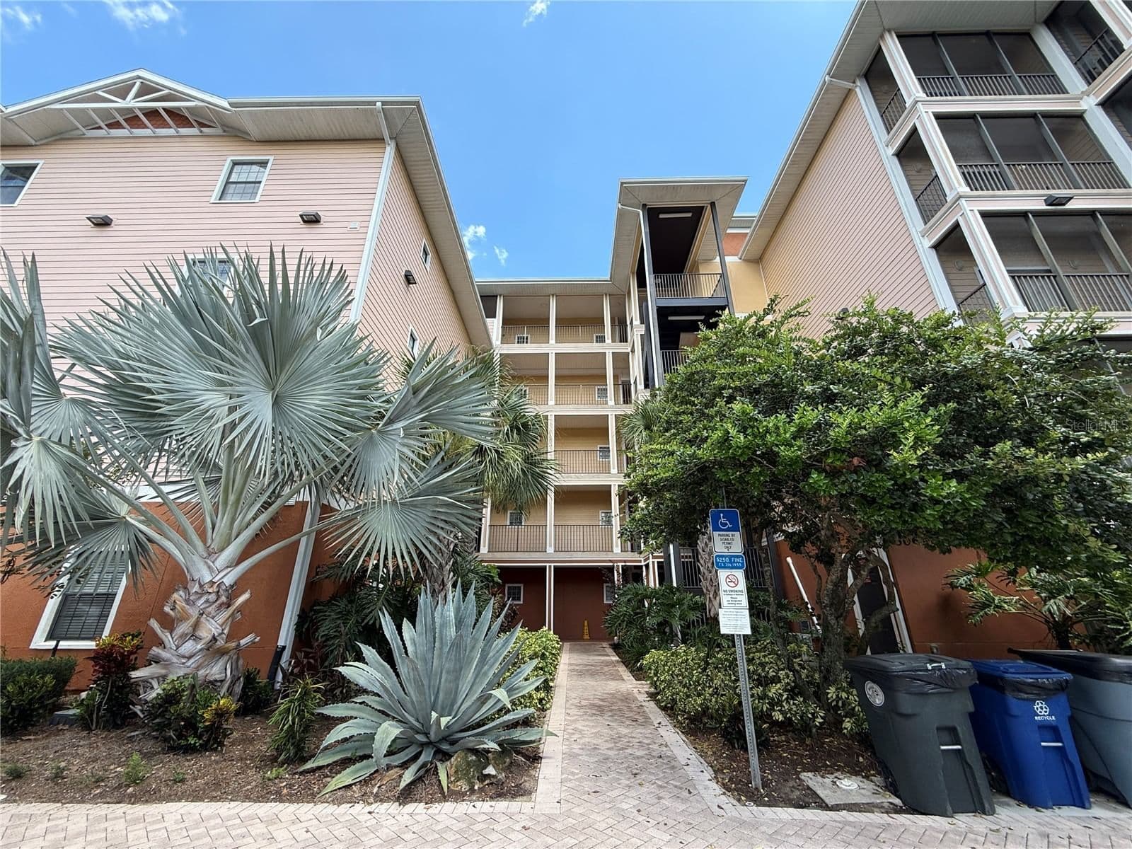 3060 PIRATES RETREAT, Kissimmee, FL 34747