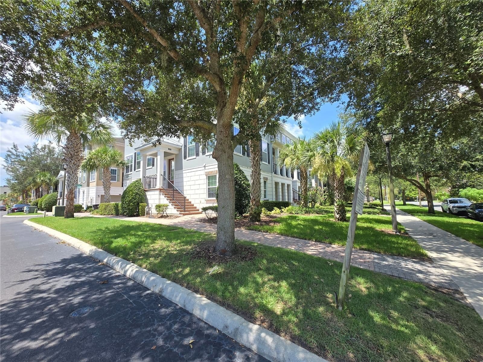 529 LANARK, Orlando, FL 32806 3