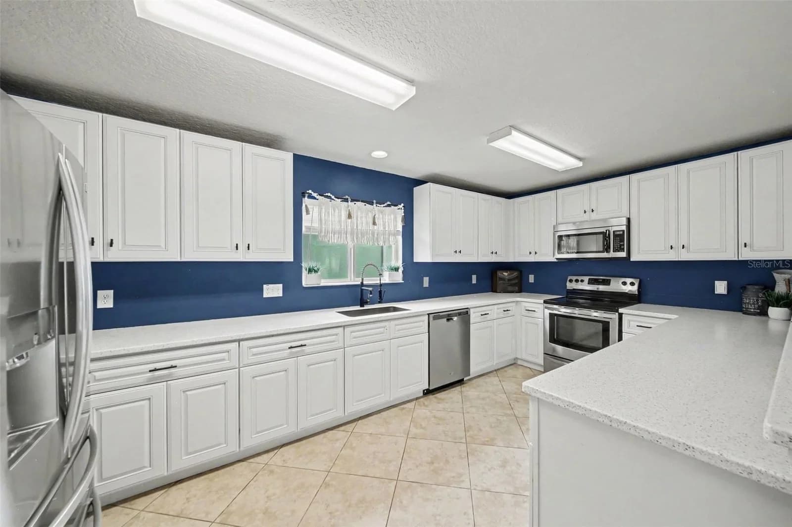 13626 PHOENIX, Orlando, FL 32828 3