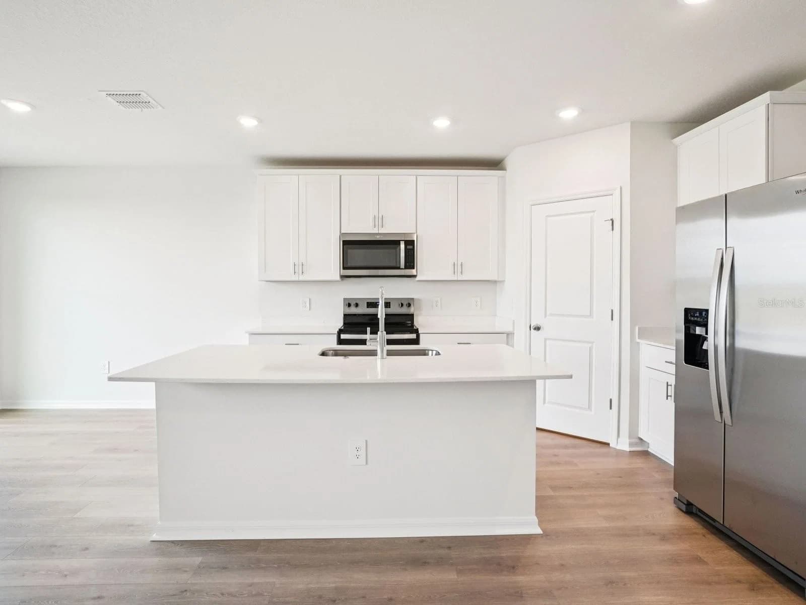 3308 ROCKS RIVER 3