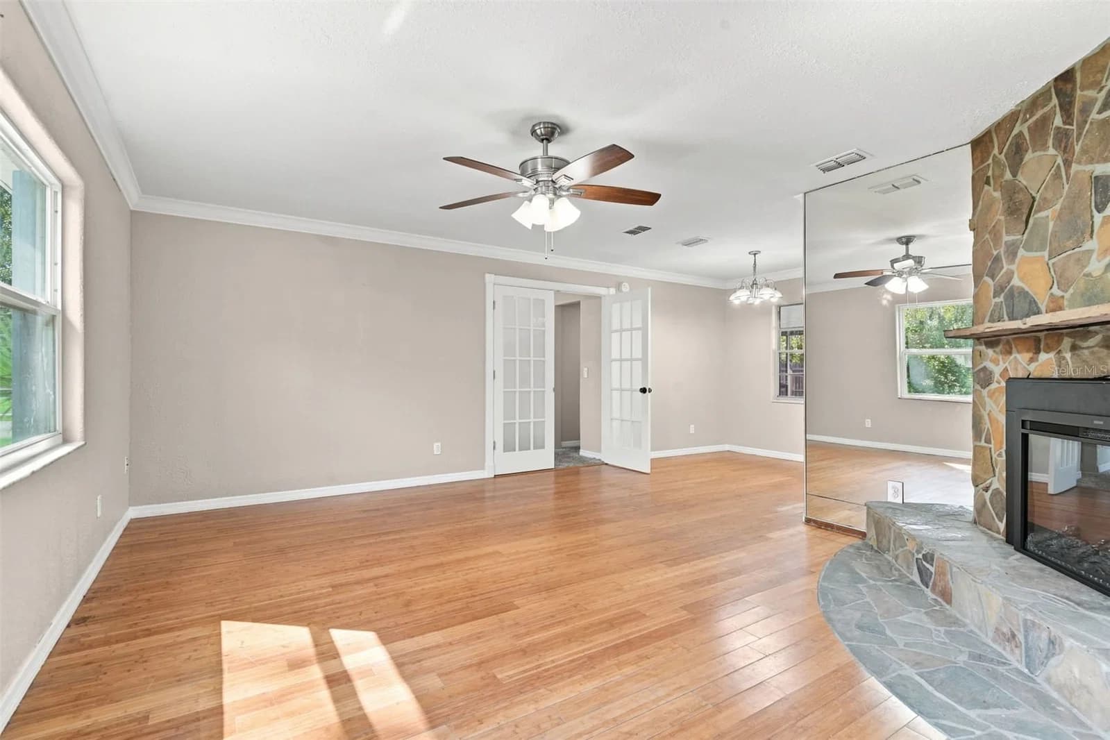 4027 WOODSONG 5