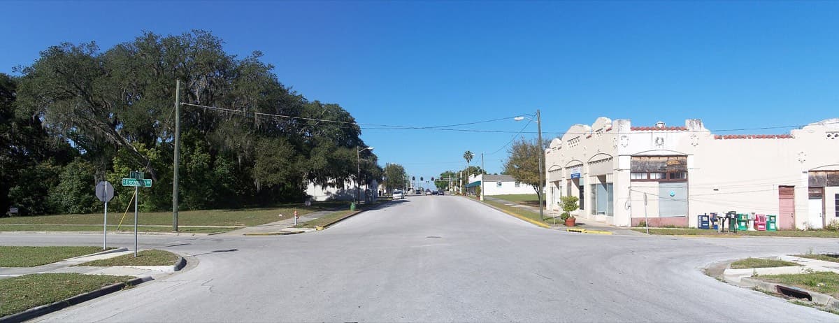 A street in the Davenport Historic District