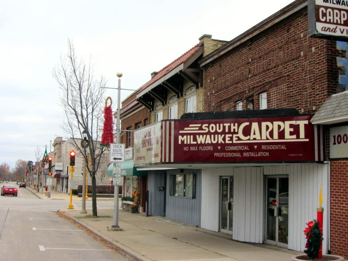 A downtown street in South Milwaukee