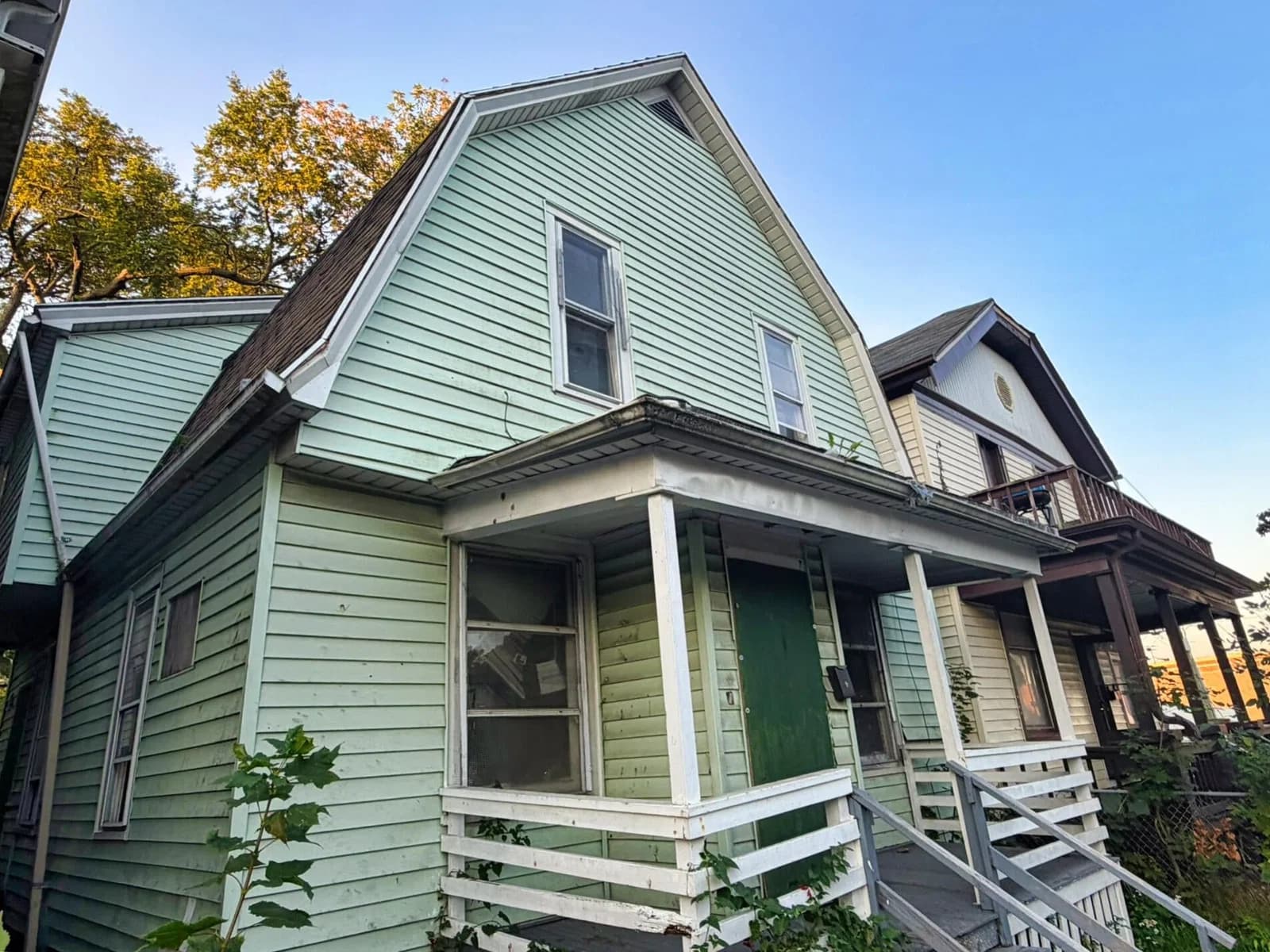 2475 Keefe 2
