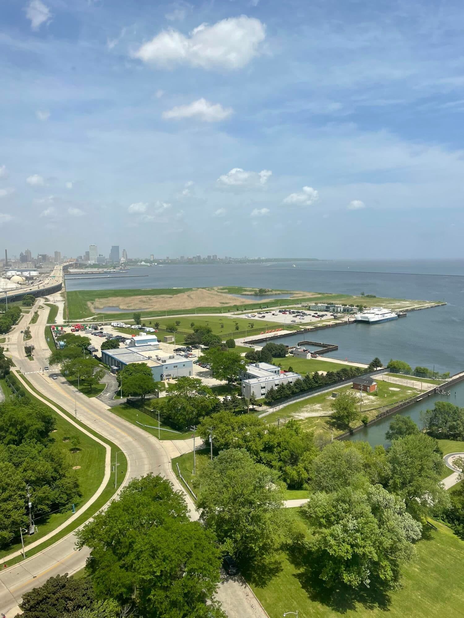 2525 Shore 3