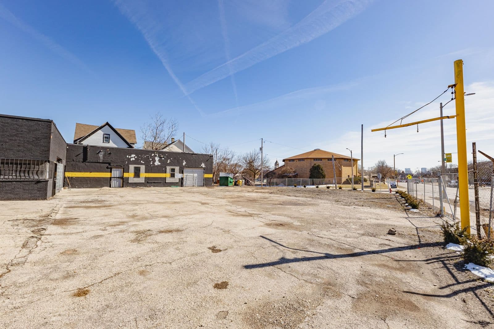 3210 Dr Martin Luther King Jr 4