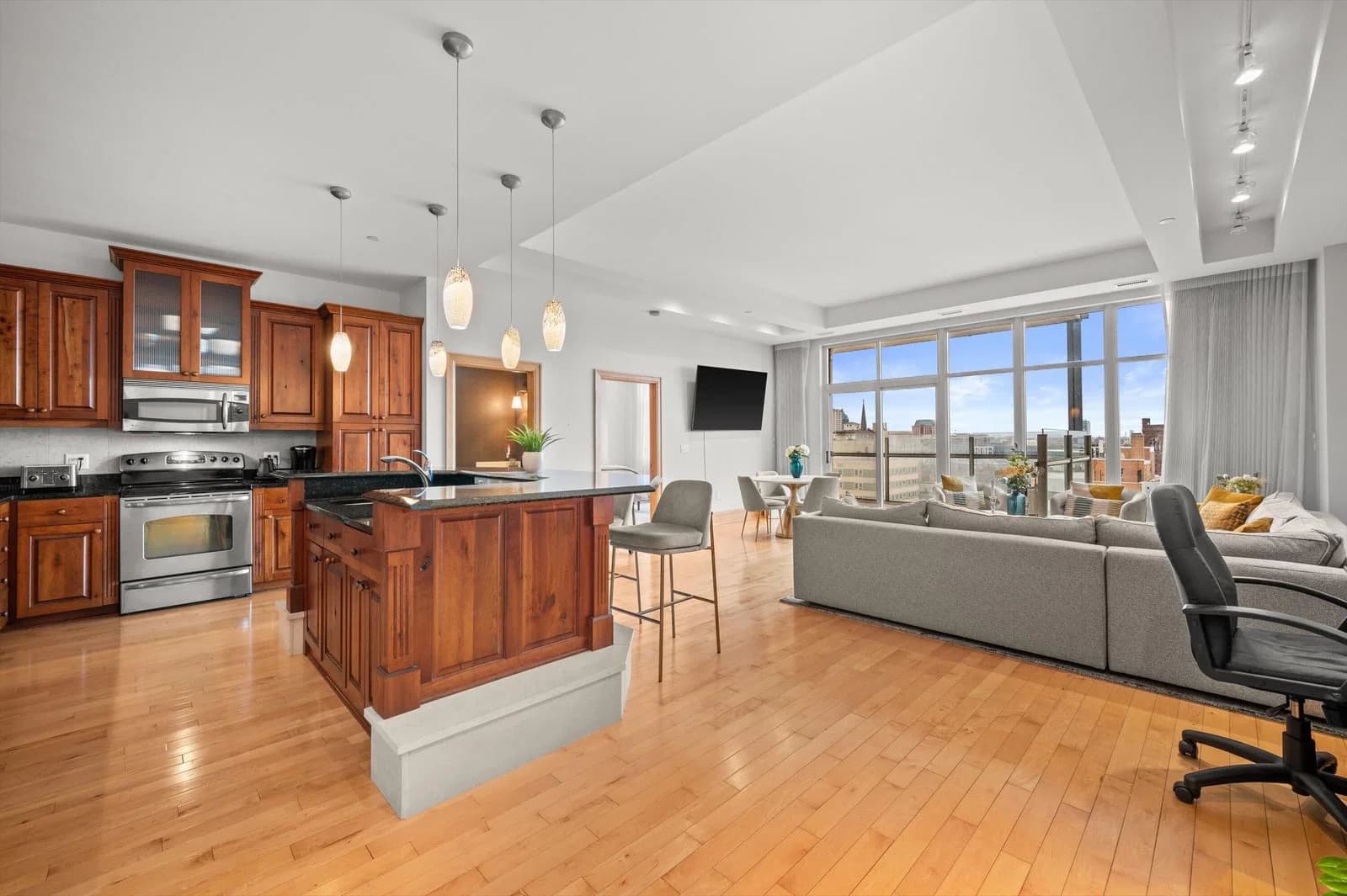 1313 Franklin 2