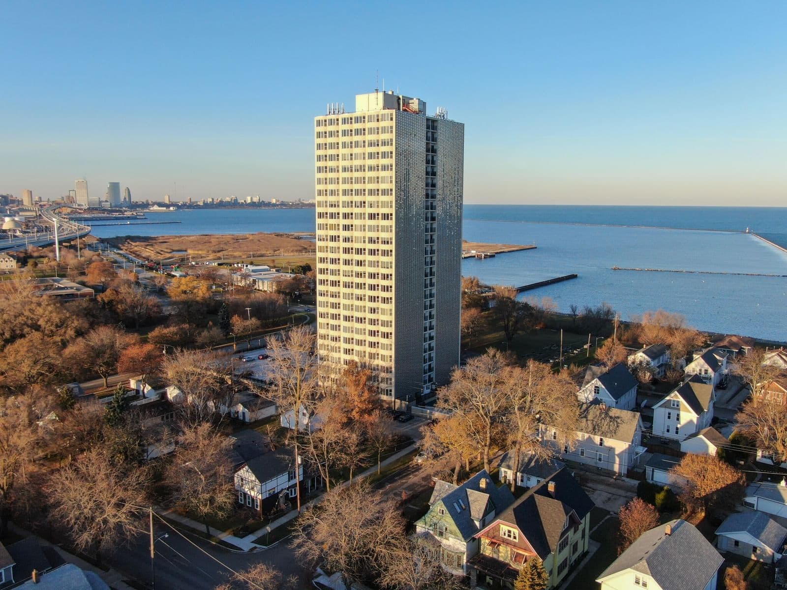 2525 Shore 4