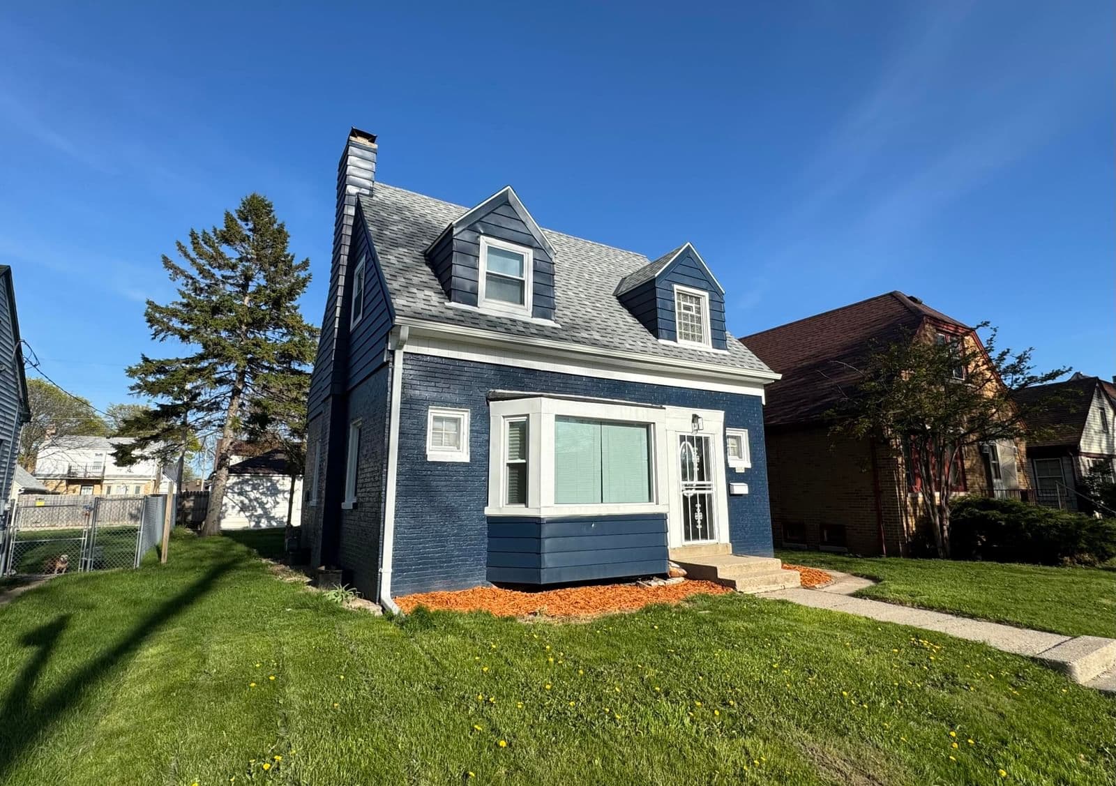 4056 46th St, Milwaukee, WI 53216 3