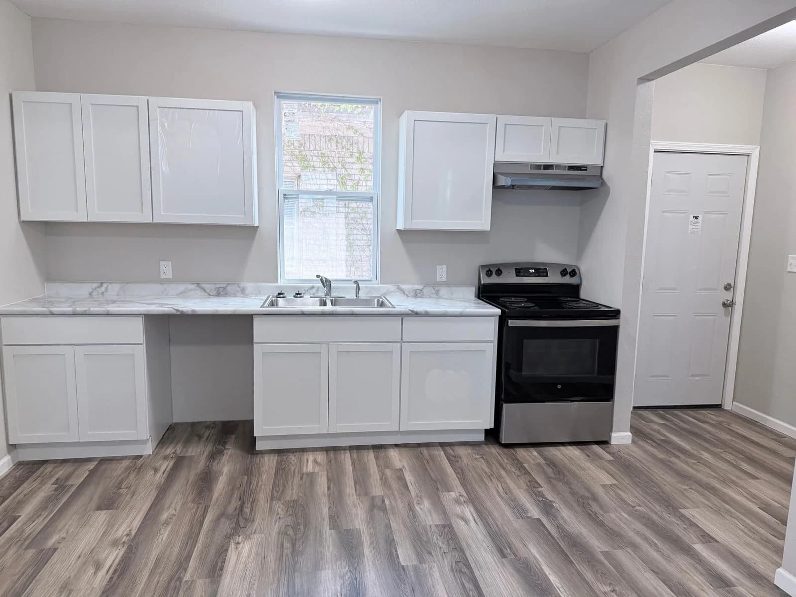 3641 Port Washington 2