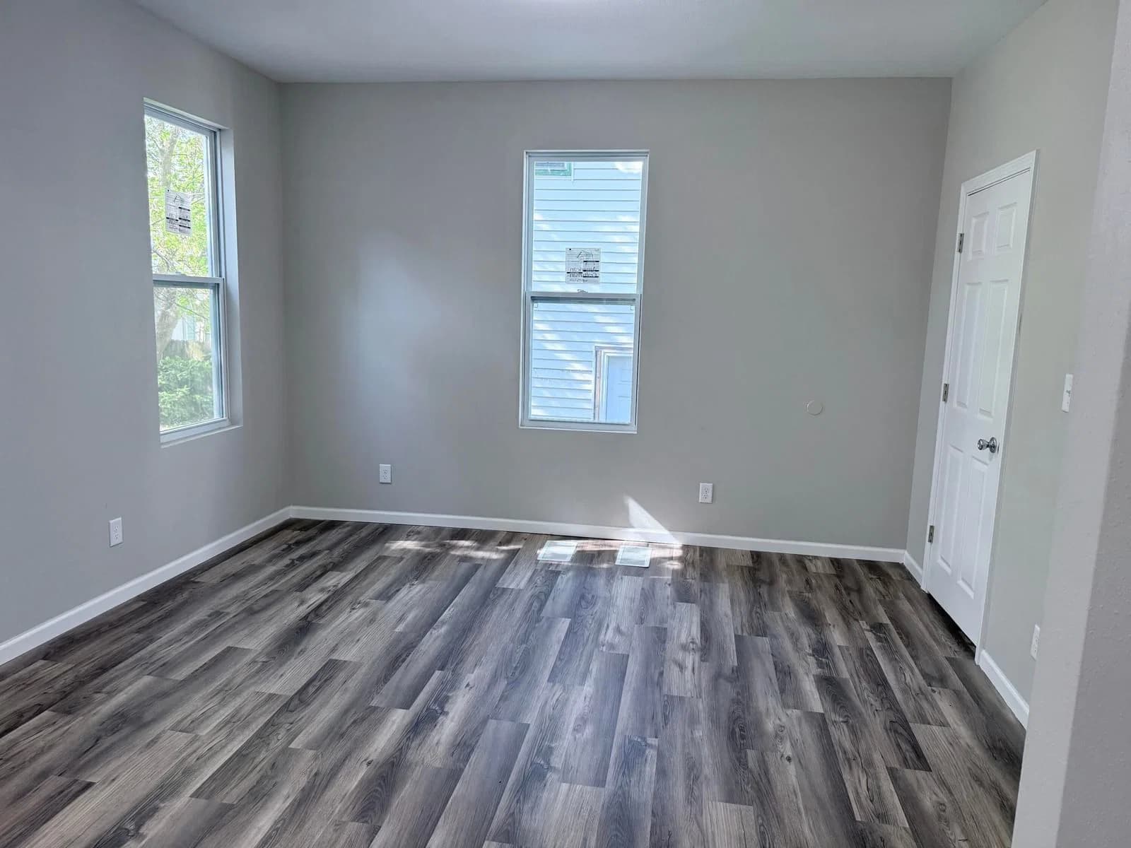 3641 Port Washington 4