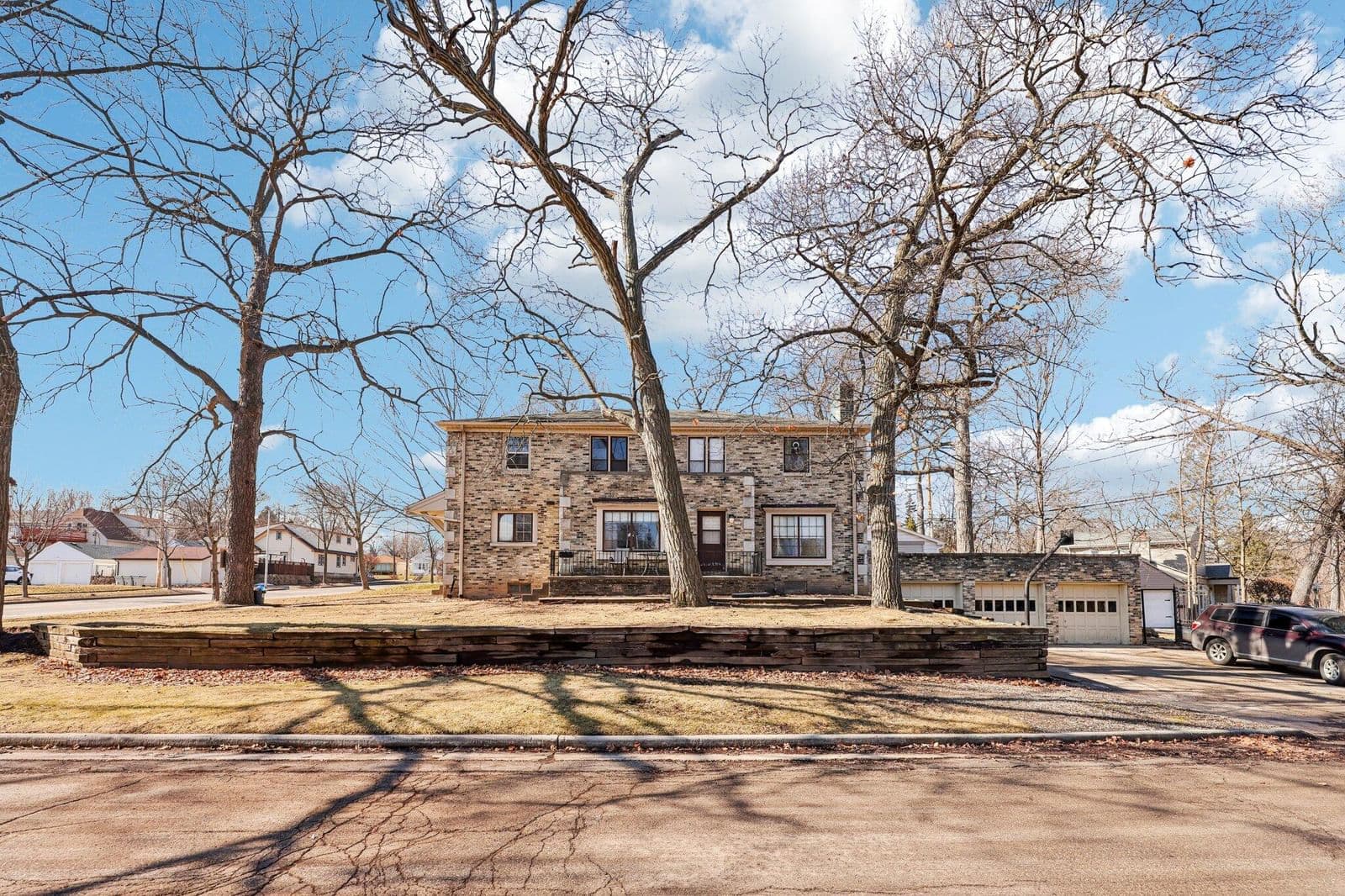 4703 Jackson Park 2