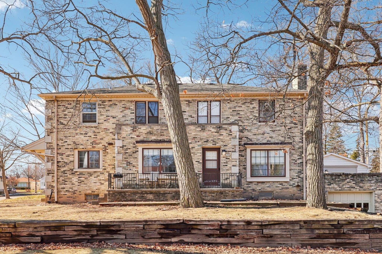 4703 Jackson Park 3