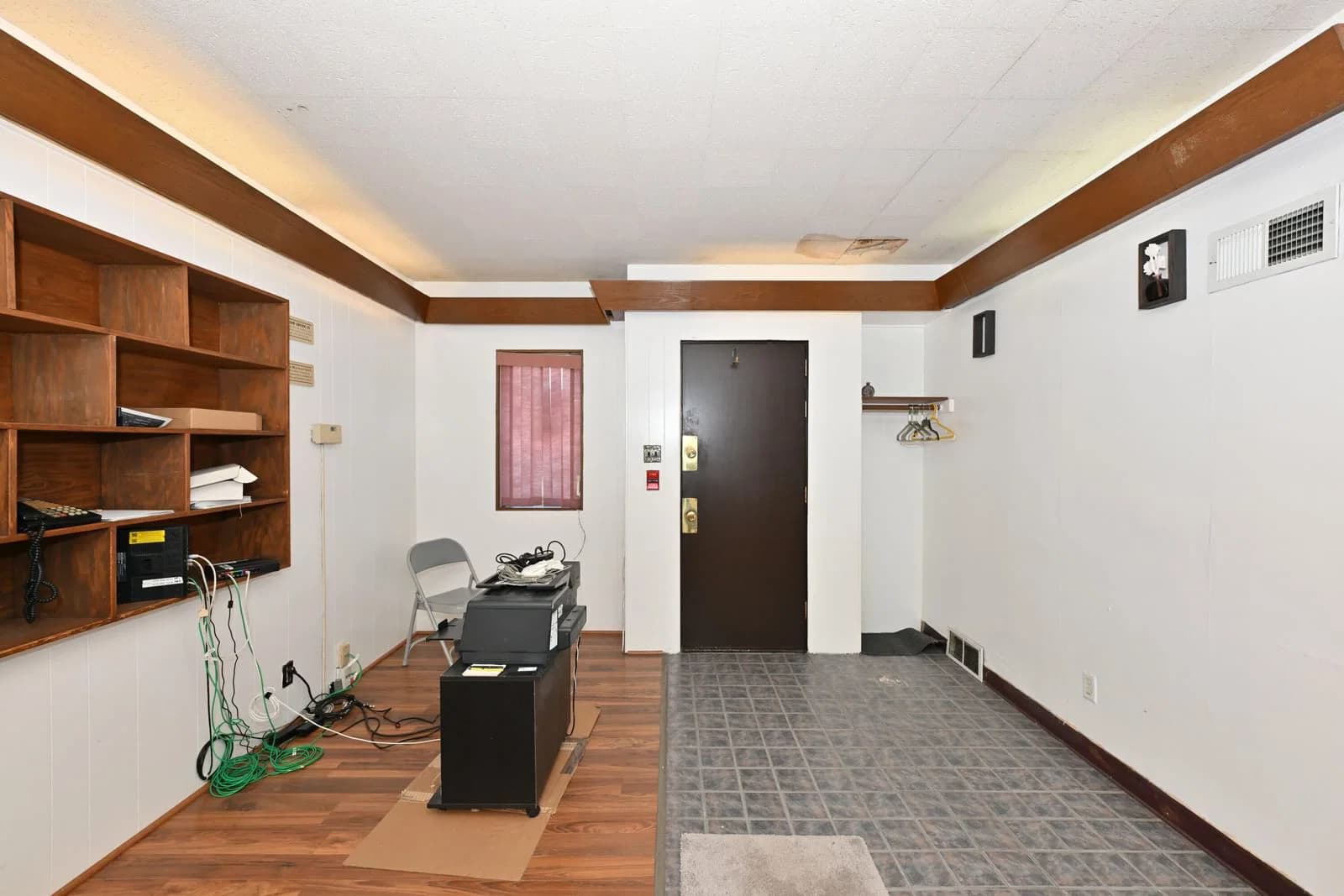 3915 Capitol 4