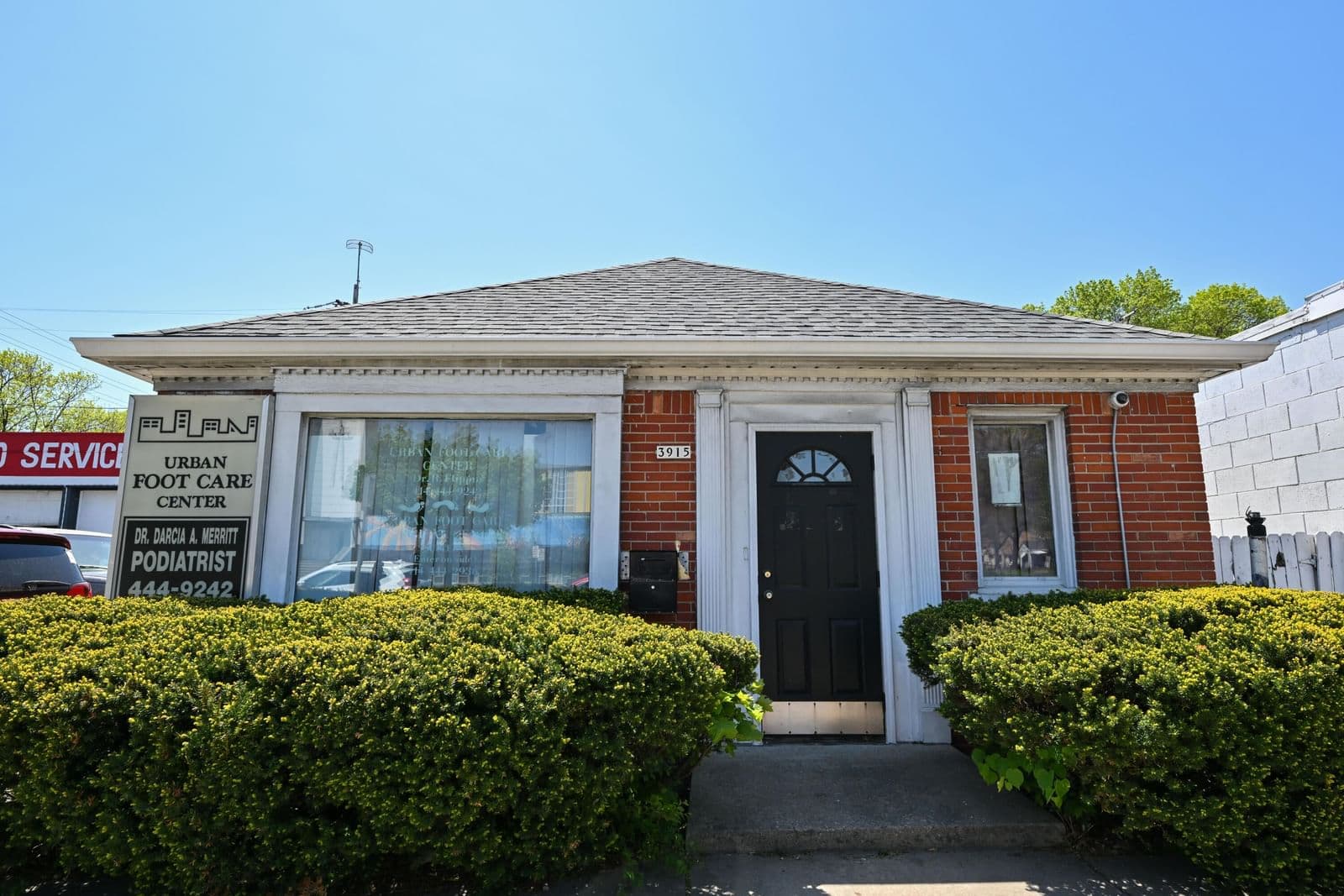 3915 Capitol 2
