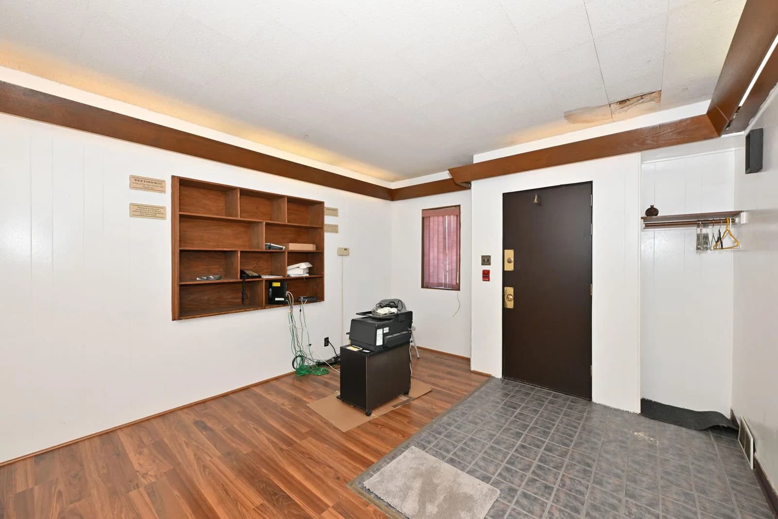 3915 Capitol 3