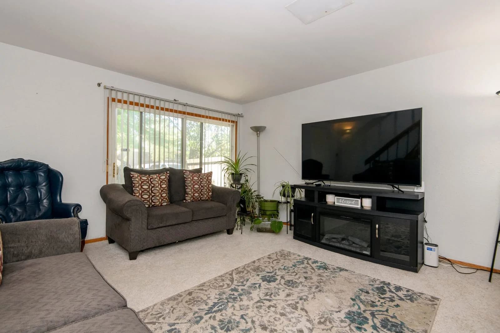 6941 Glenbrook 3