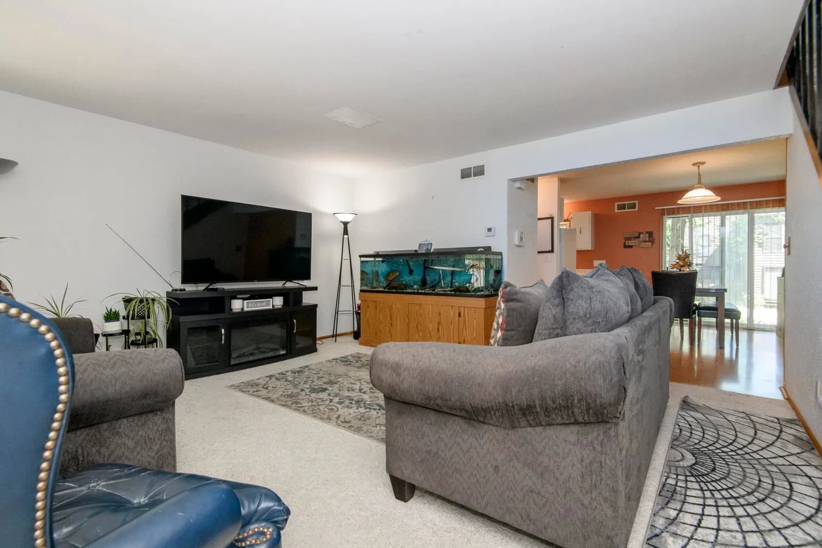 6941 Glenbrook 4