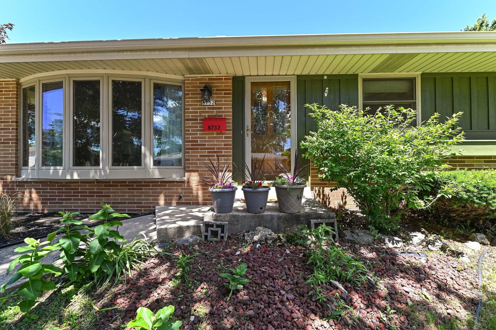 8732 Burdick 2
