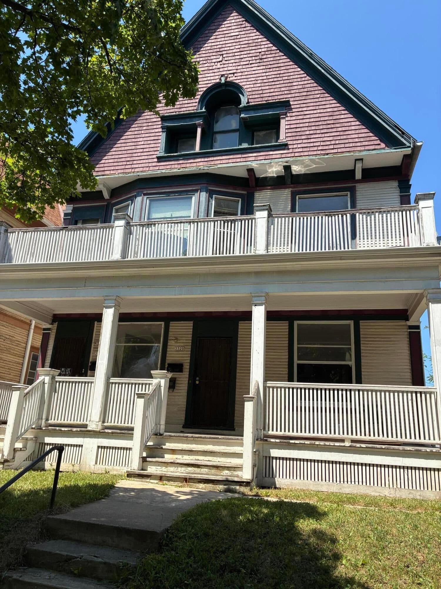 3320 Saint Paul 2