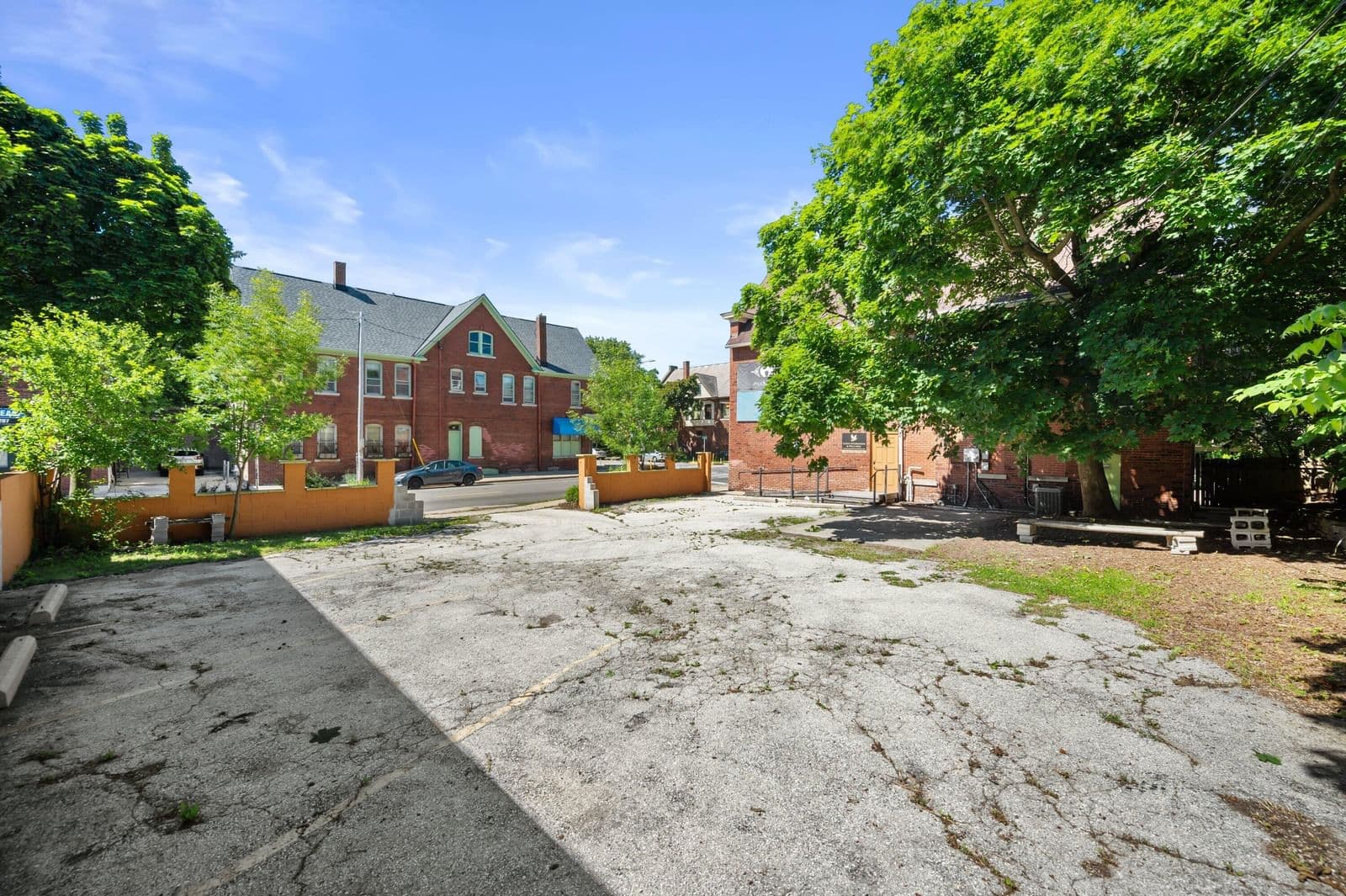 800 Locust 4