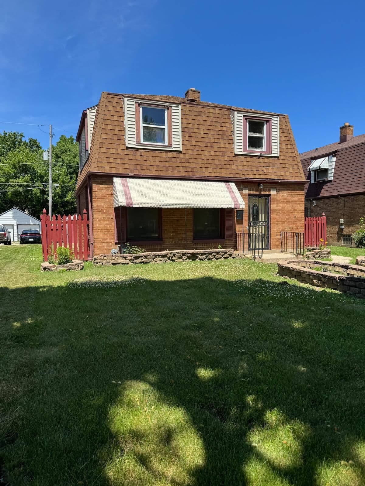 3714 Capitol 2