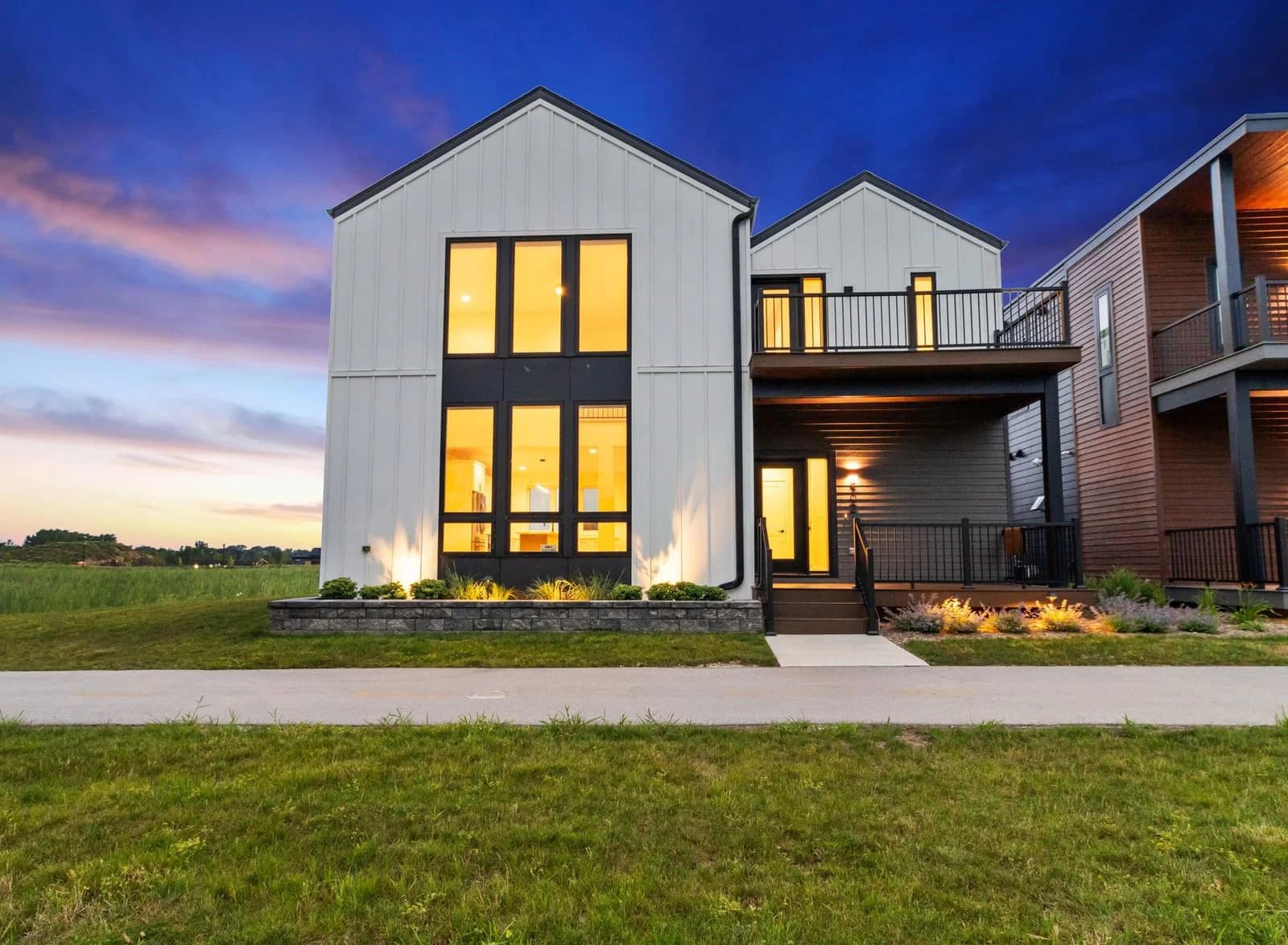 4192 Lake Vista 2