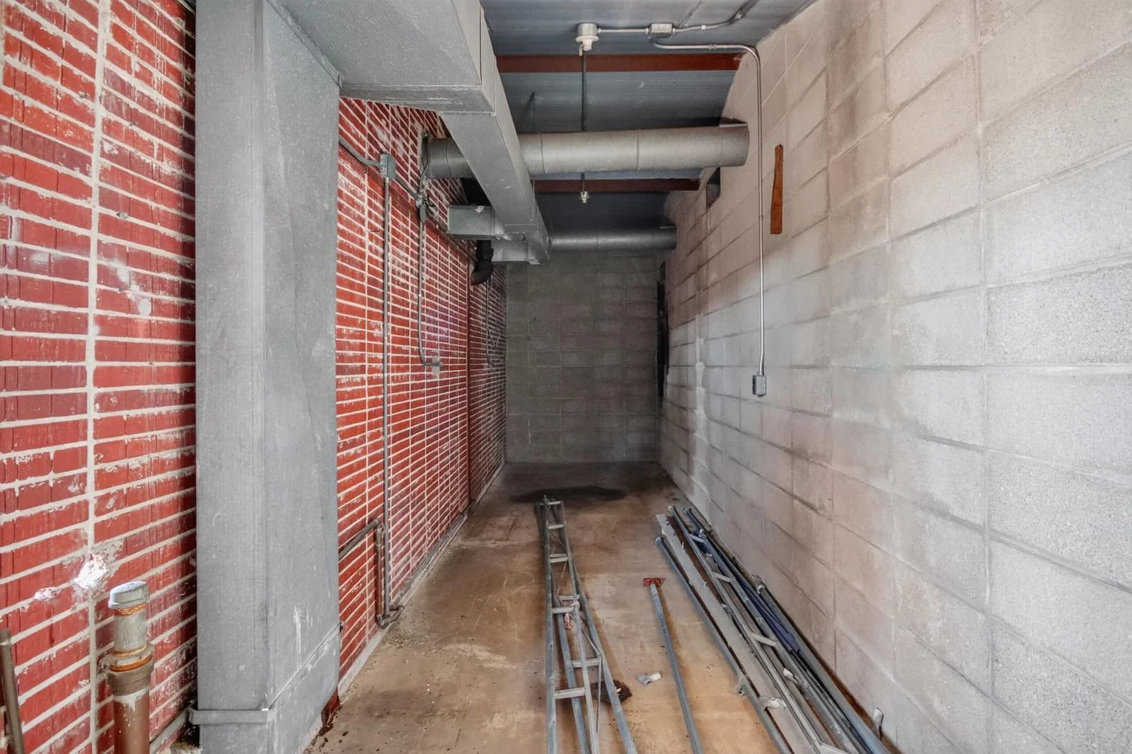 5850 Appleton 4