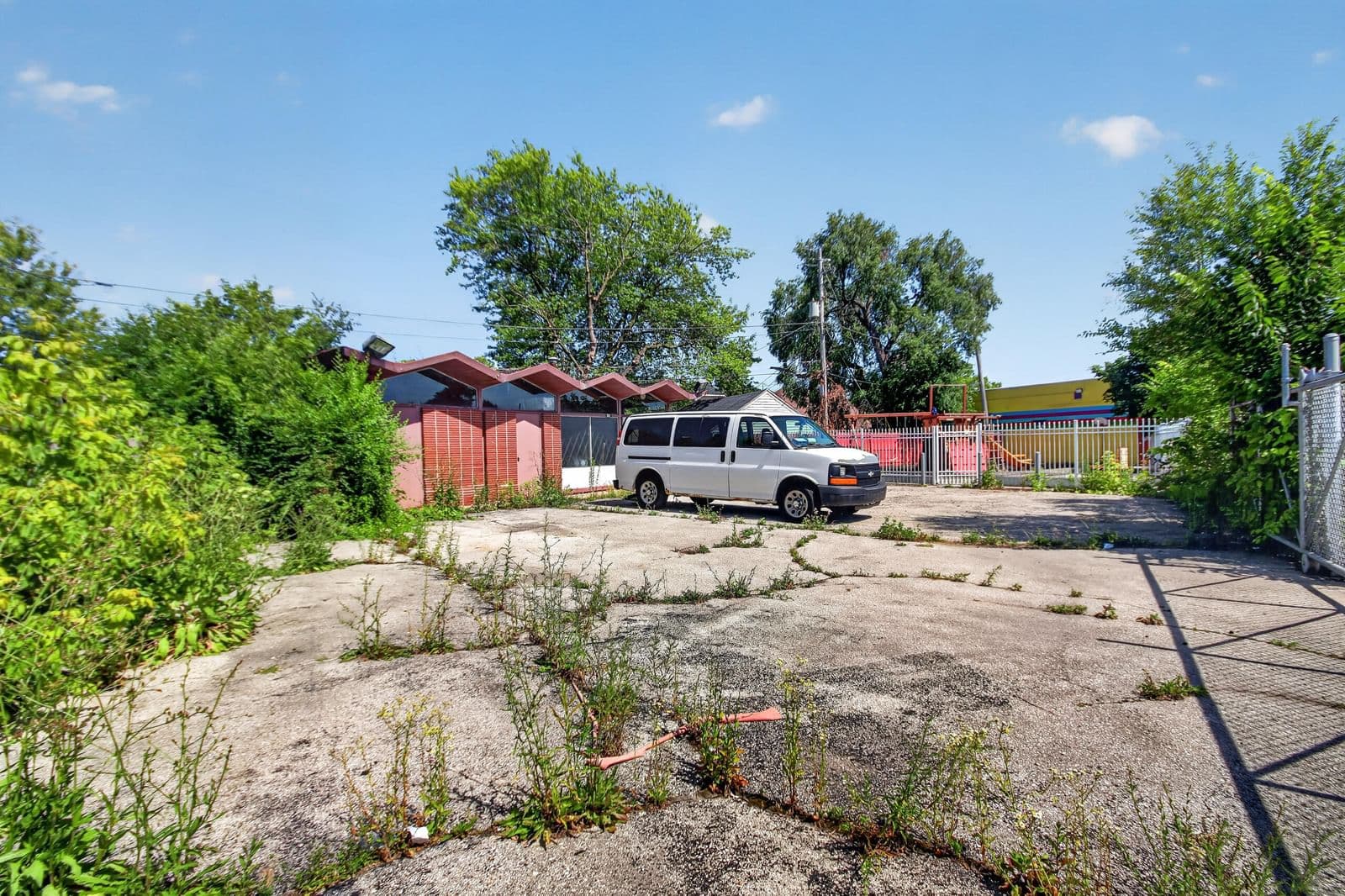 5850 Appleton 2