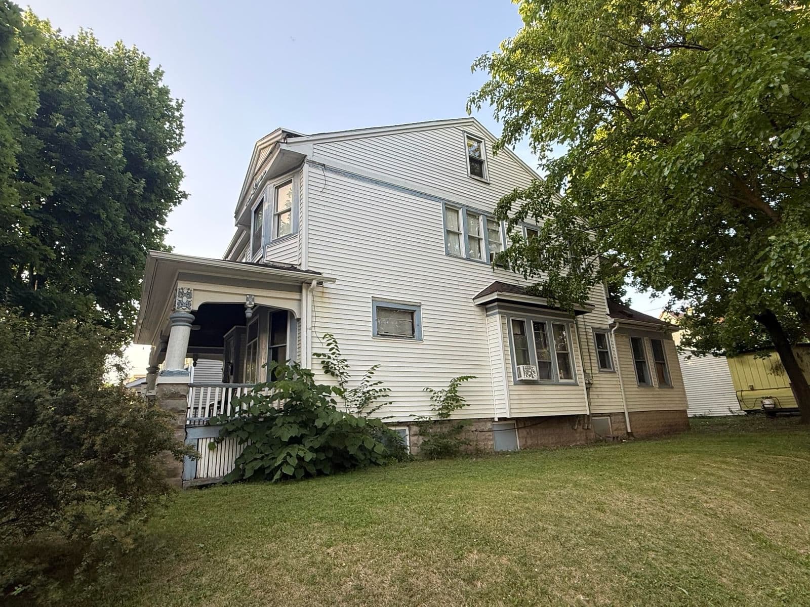 2204 41st 5