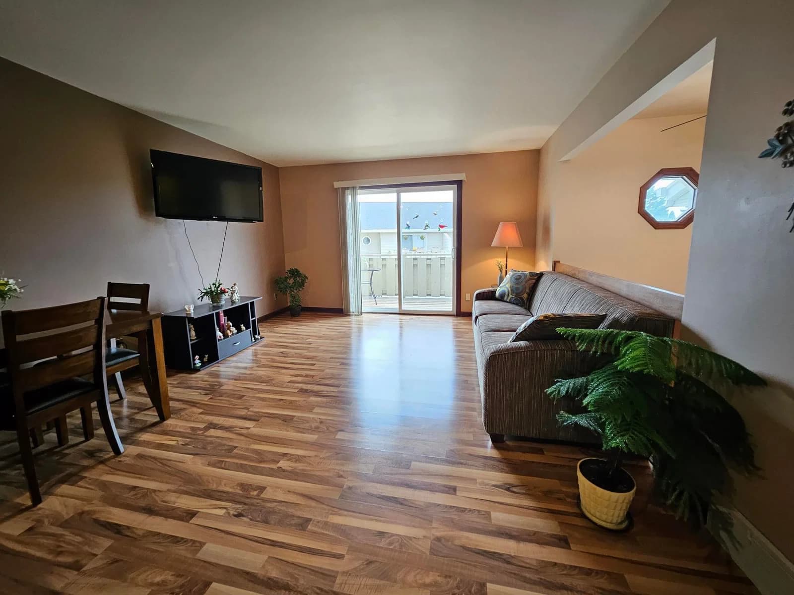 6461 Crabapple 3