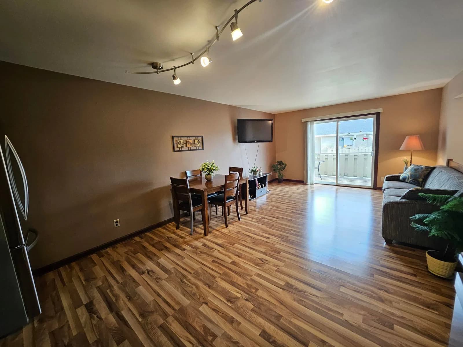 6461 Crabapple 2