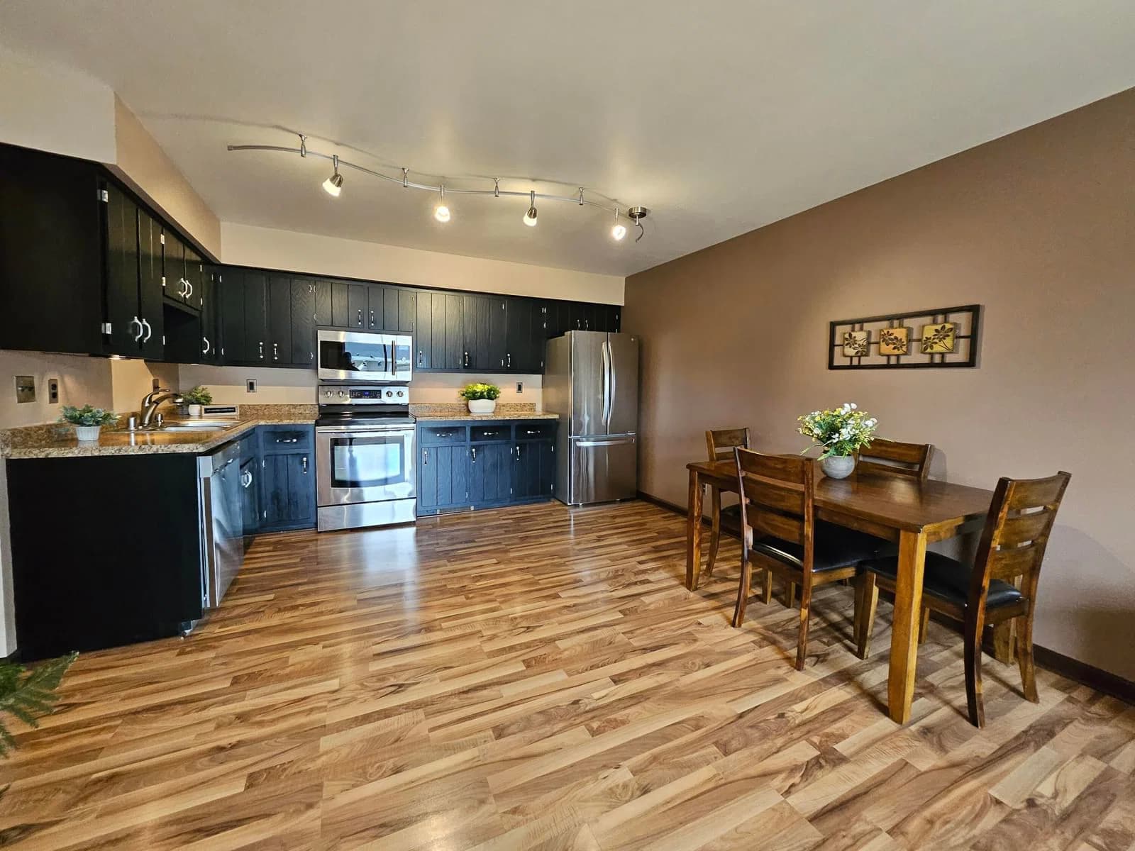 6461 Crabapple 4